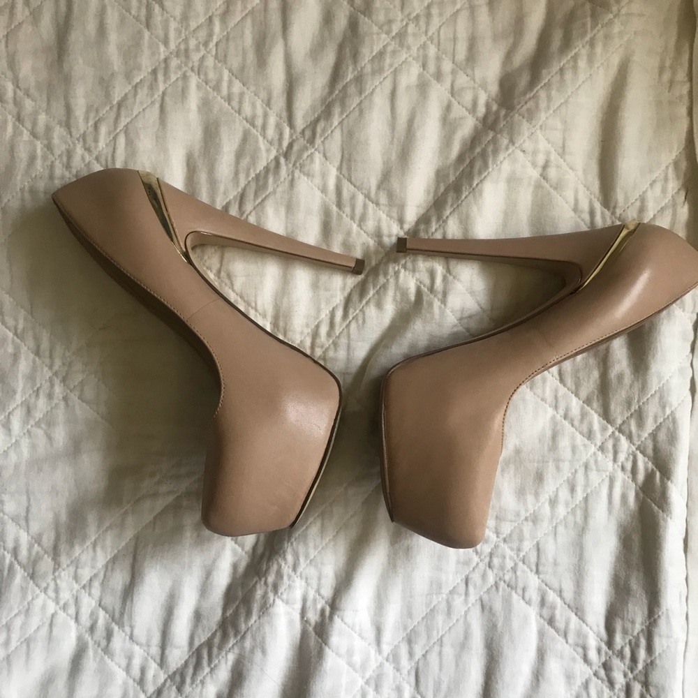 Also high pumps